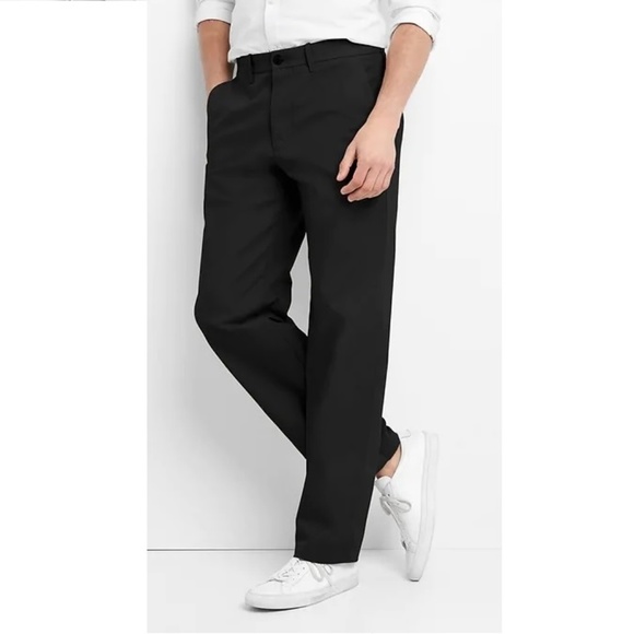 NWT GAP Khakis in Relaxed Fit, Men's 32W 34L,Black - Picture 1 of 1